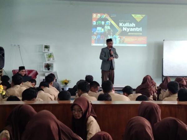 MAN 1 Gunungkidul Gandeng STIKes Surya Global Yogyakarta Gelar Pelatihan AMT untuk Tingkatkan Motivasi Berprestasi Siswa