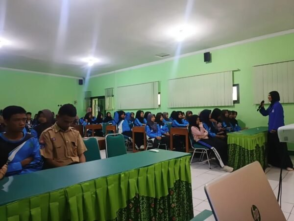 Siswa MAN 1 Gunungkidul Eksplorasi Minyak Atsiri dalam Inspiring Scientific Experiment UII