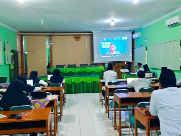 GTK MAN 1 Gunungkidul Ikuti Webinar CERDAS Kemenag tentang Integritas di Bulan Suci