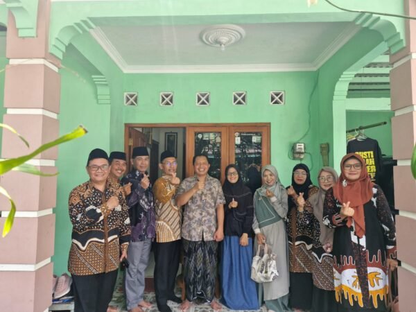 Kepala MAN 1 Gunungkidul Ikuti Silaturahmi Kepala MAN se-DIY ke Kediaman Kabag TU Kanwil Kemenag DIY