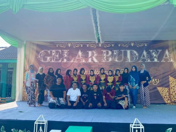 Siswa Kelas XII D MAN 1 Gunungkidul Tampilkan Drama Musikal Malin Kundang dan Tari Kreasi